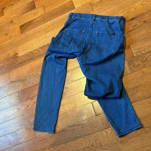 Hue light blue distressed leggings Jeans M - Picture 13 of 13